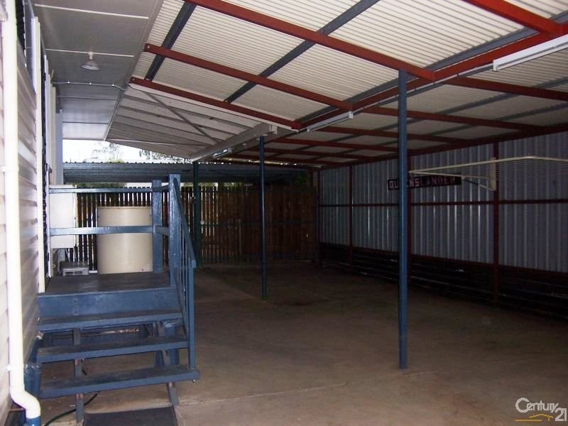 8 Arnold Street, Blackwater QLD 4717