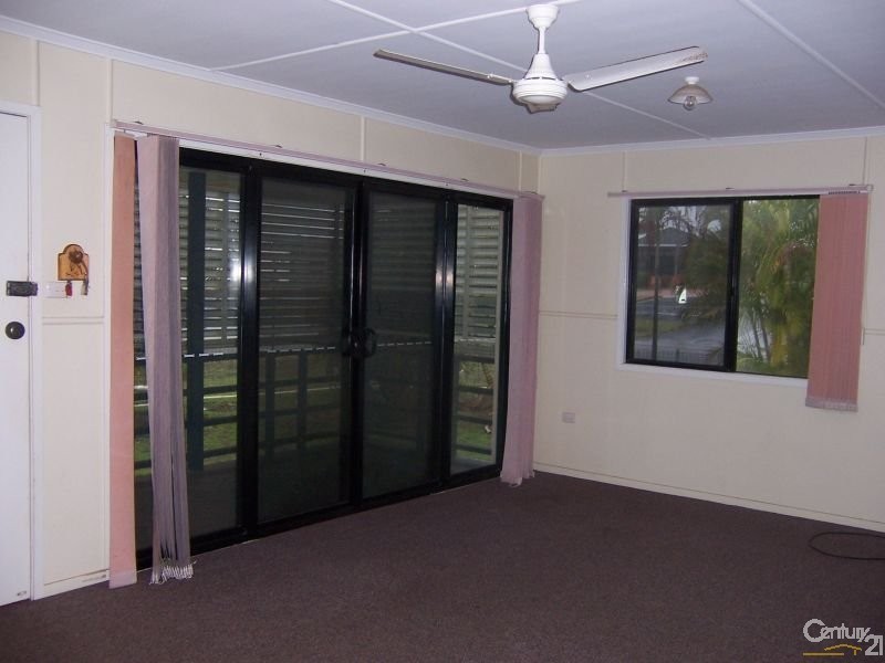 8 Arnold Street, Blackwater QLD 4717