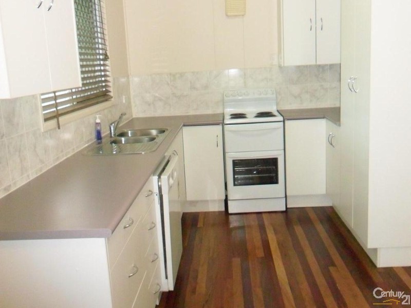 8 Bredhauer Street, Blackwater QLD 4717