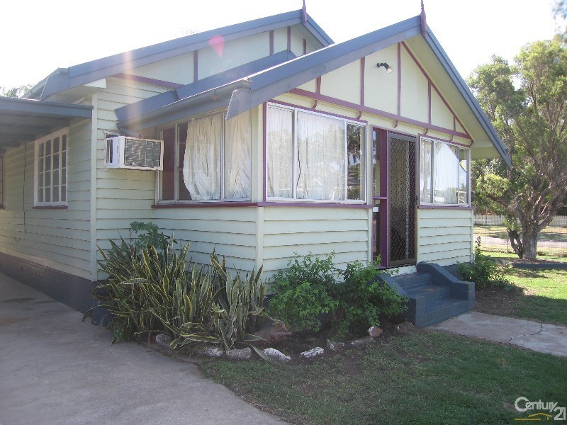 73 Ruby Street, Emerald QLD 4720