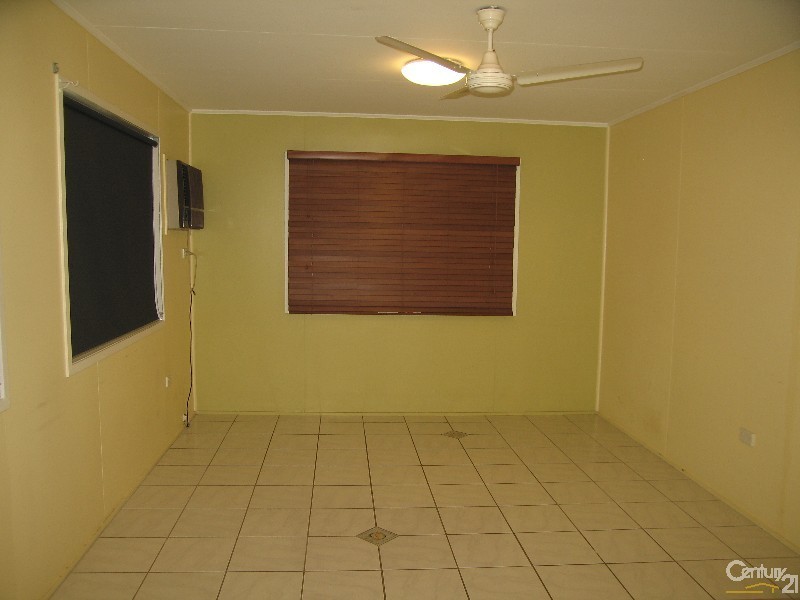 42 Wattle Street, Blackwater QLD 4717