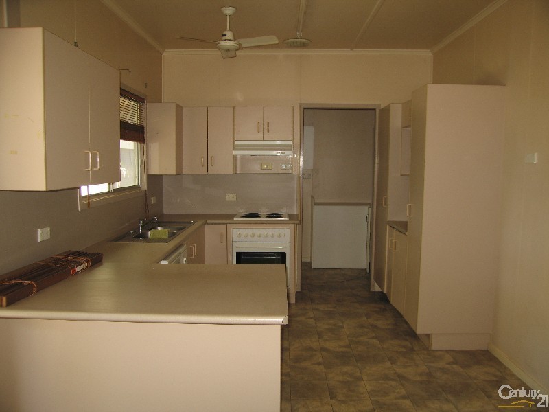 18 Bottletree Avenue, Blackwater QLD 4717