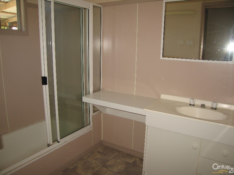 18 Bottletree Avenue, Blackwater QLD 4717