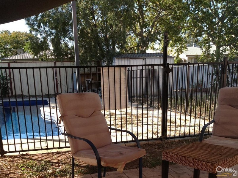 10 Boronia Street, Blackwater QLD 4717