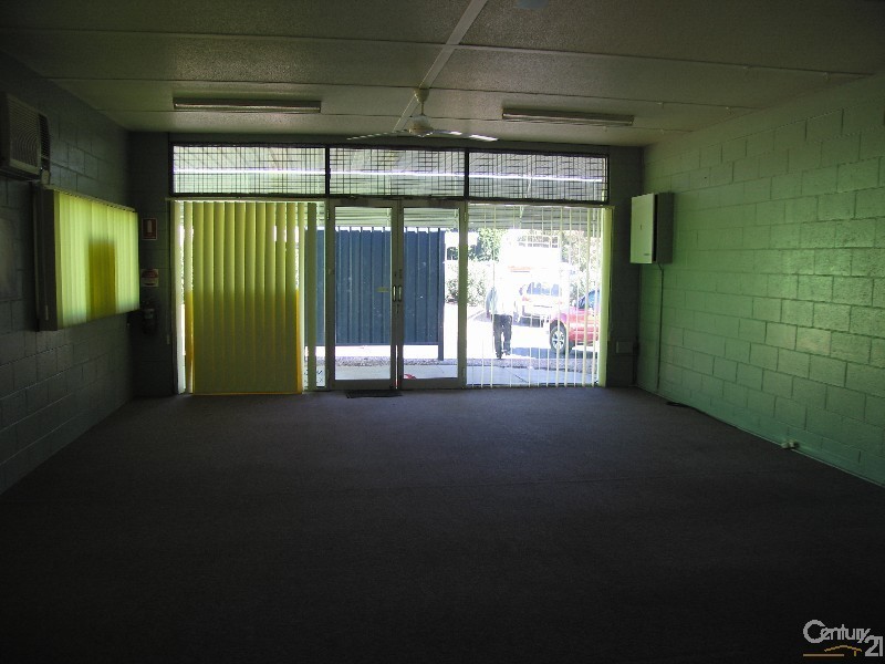 1 Arnold Lane, Blackwater QLD 4717