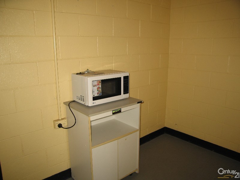 1 Arnold Lane, Blackwater QLD 4717