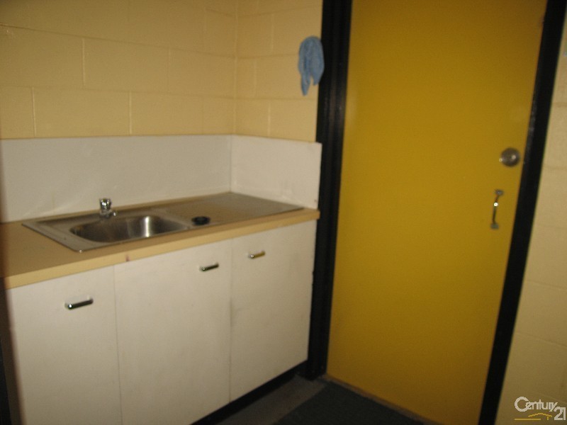 1 Arnold Lane, Blackwater QLD 4717