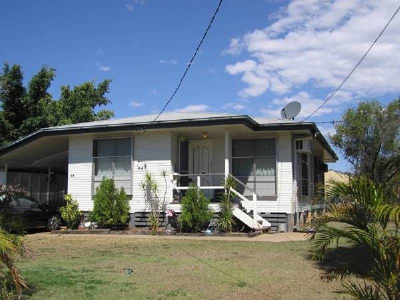 15 Bean Street, Blackwater QLD 4717