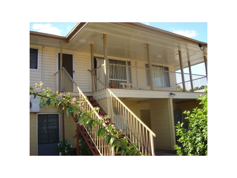 4/22 Wey, Blackwater QLD 4717