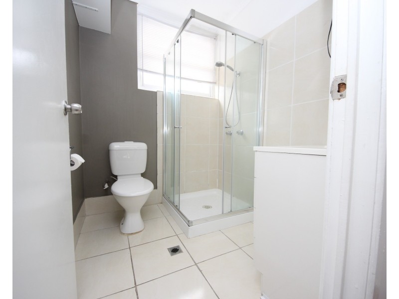 4/30 Leonard Avenue, Surfers Paradise QLD 4217