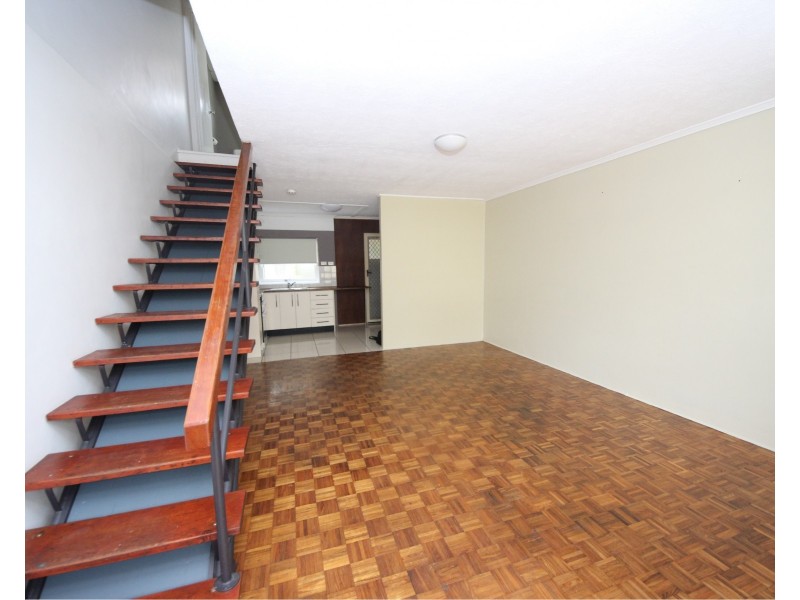4/30 Leonard Avenue, Surfers Paradise QLD 4217