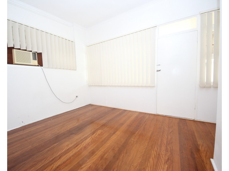 4/30 Leonard Avenue, Surfers Paradise QLD 4217