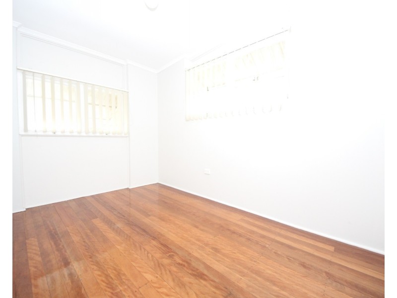 4/30 Leonard Avenue, Surfers Paradise QLD 4217