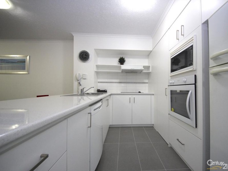 141/10 Alexandra Avenue, Mermaid Beach QLD 4218