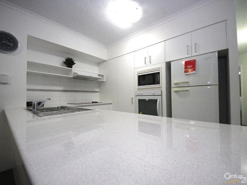 141/10 Alexandra Avenue, Mermaid Beach QLD 4218