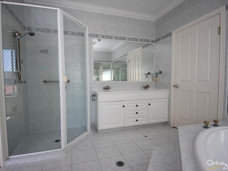 1/130 The Esplanade, Paradise Point QLD 4216