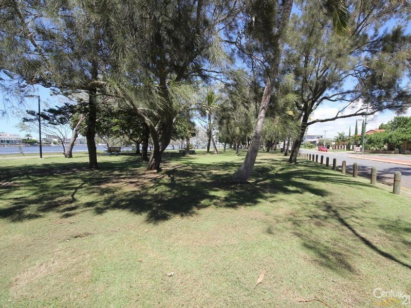 1/130 The Esplanade, Paradise Point QLD 4216