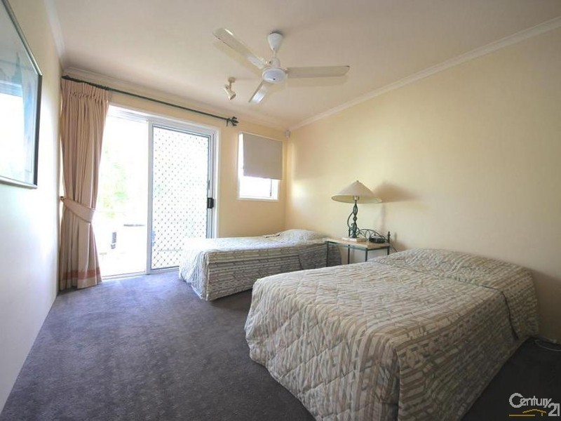 10 Alexandra Avenue, Mermaid Beach QLD 4218