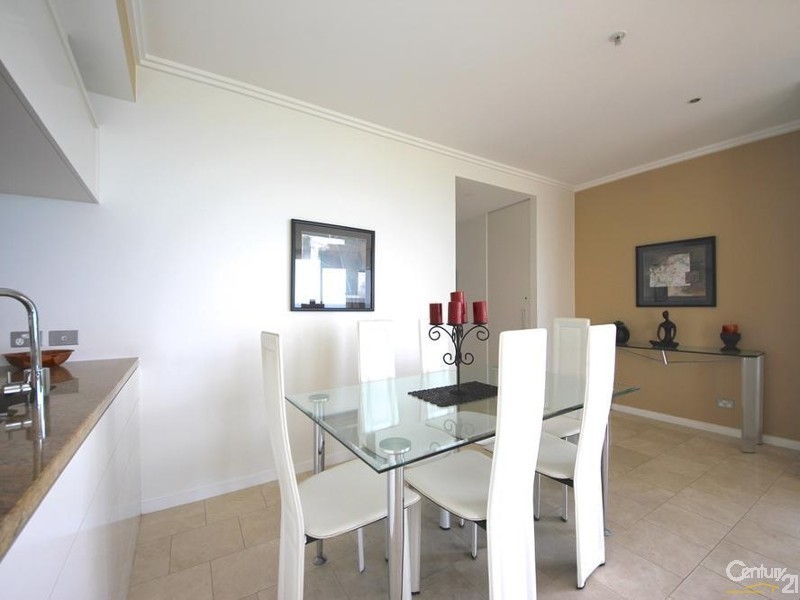 27/173 Old Burleigh Road, Broadbeach QLD 4218