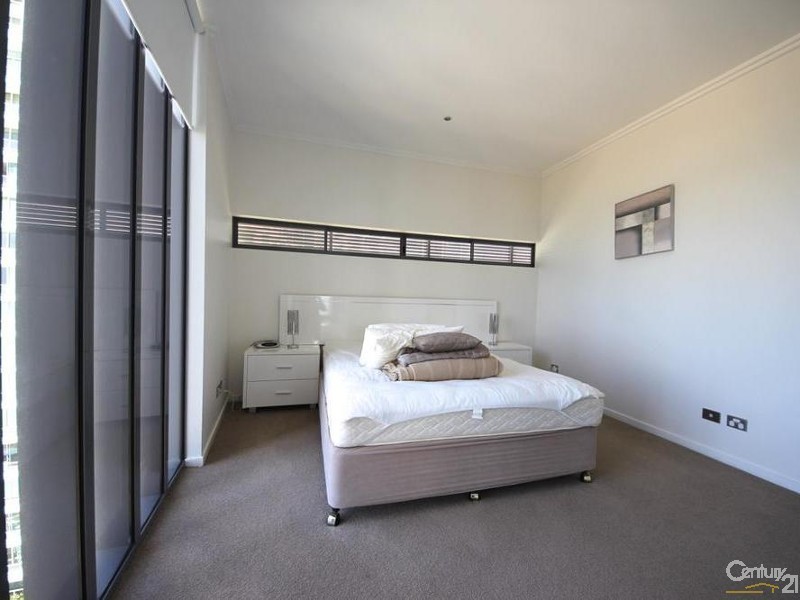 27/173 Old Burleigh Road, Broadbeach QLD 4218