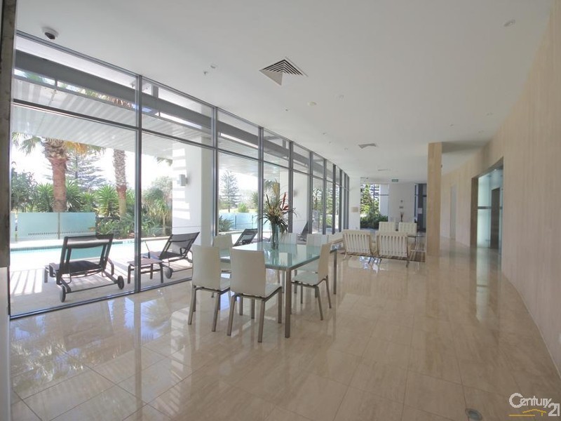 27/173 Old Burleigh Road, Broadbeach QLD 4218