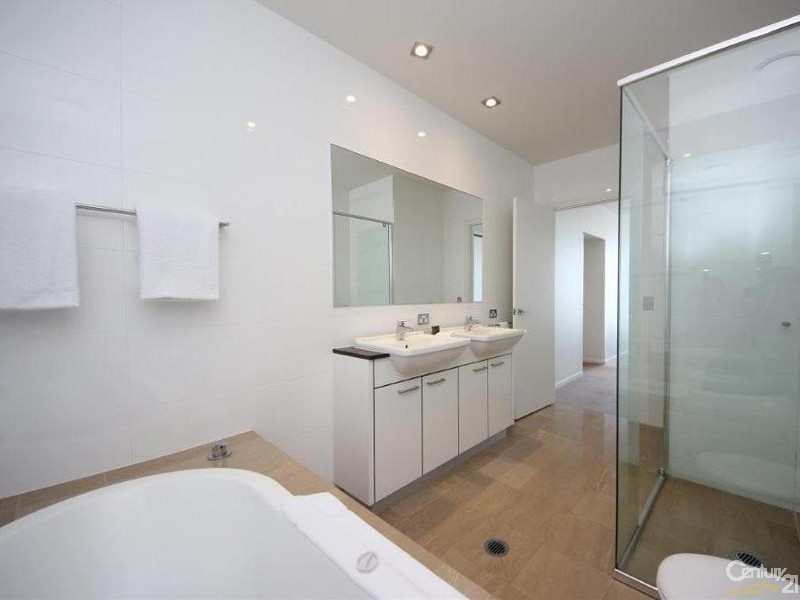 2404/22 Surf Parade, Broadbeach QLD 4218