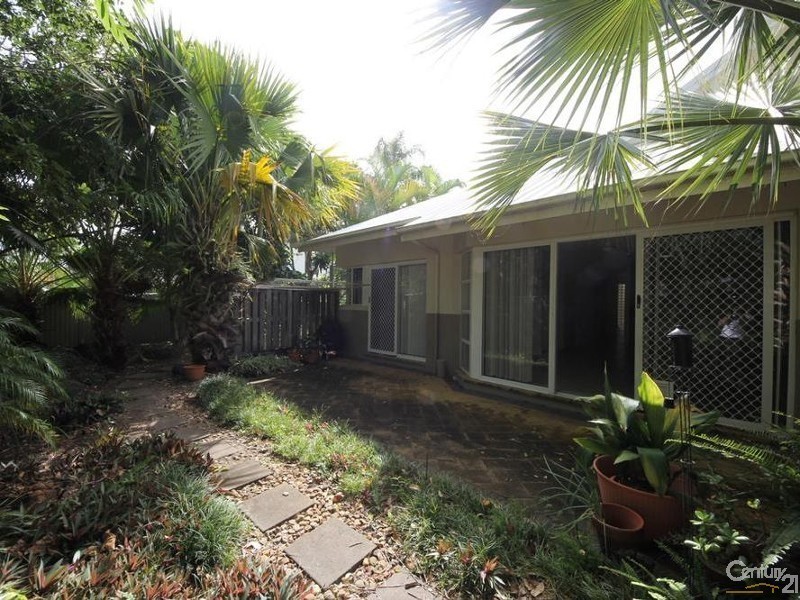 1/16 Crescent Avenue, Mermaid Beach QLD 4218