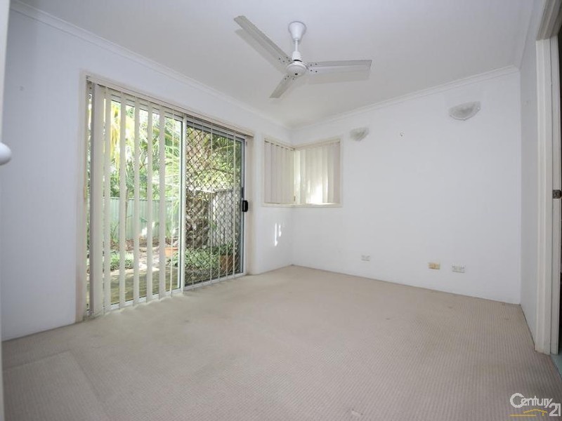 1/16 Crescent Avenue, Mermaid Beach QLD 4218