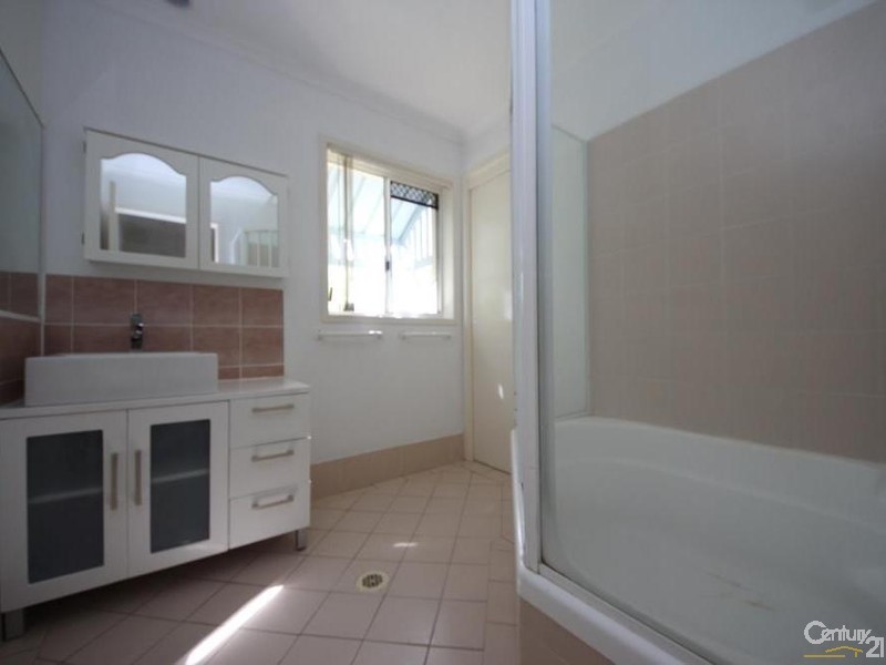 1/16 Crescent Avenue, Mermaid Beach QLD 4218