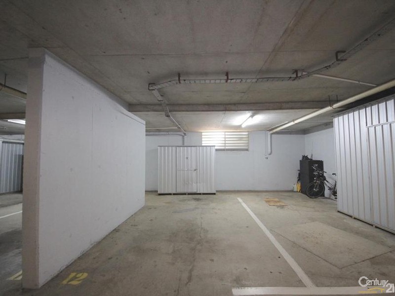 12/220 Surf Parade, Surfers Paradise QLD 4217