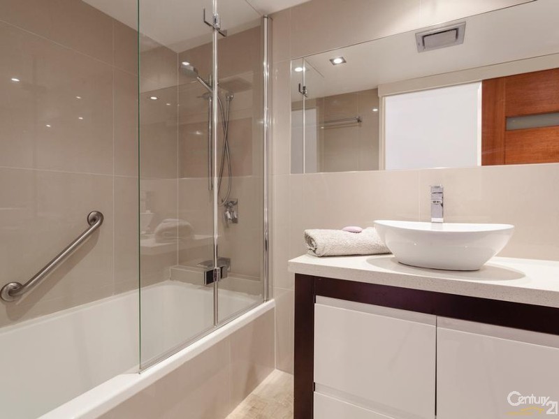 50 Old Burleigh Rd, Surfers Paradise QLD 4217