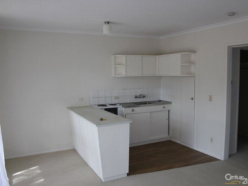 7 Leonard Avenue, Surfers Paradise QLD 4217