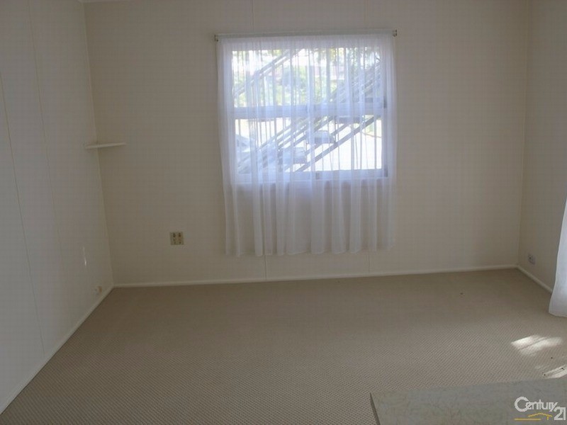 7 Leonard Avenue, Surfers Paradise QLD 4217