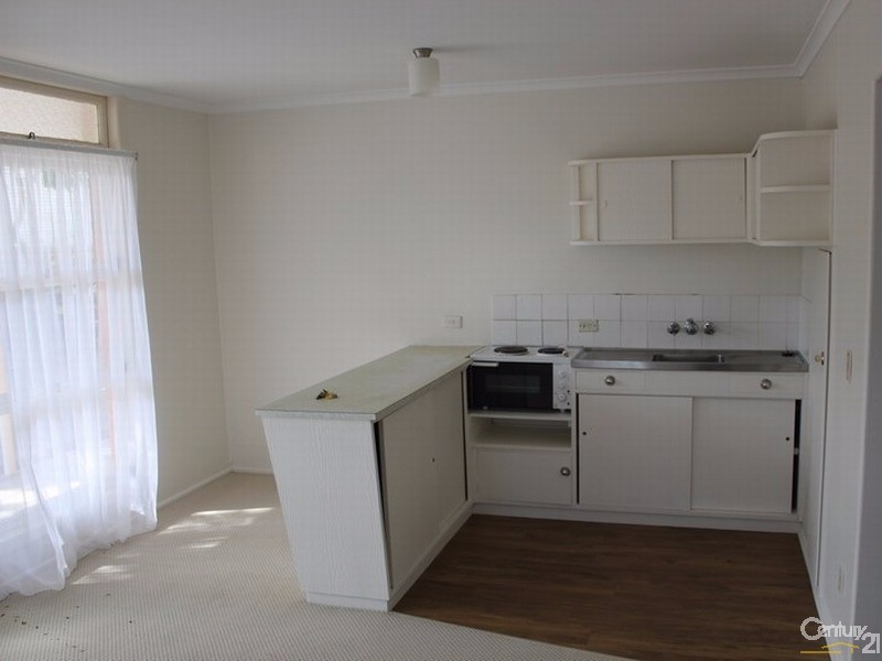 7 Leonard Avenue, Surfers Paradise QLD 4217