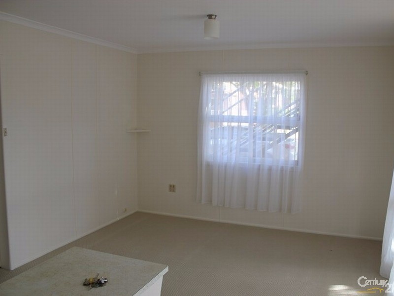 7 Leonard Avenue, Surfers Paradise QLD 4217