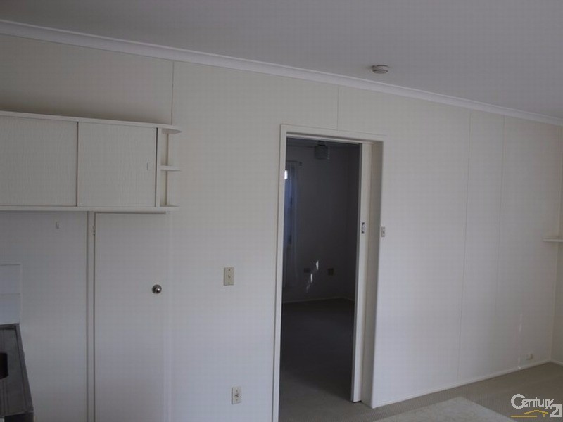 7 Leonard Avenue, Surfers Paradise QLD 4217