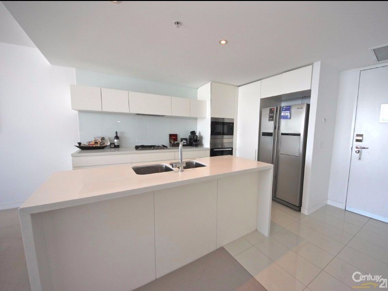 1 The Oracle Boulevard, Broadbeach QLD 4218