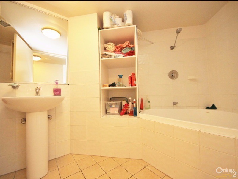 1010/42 Surf Parade, Broadbeach QLD 4218