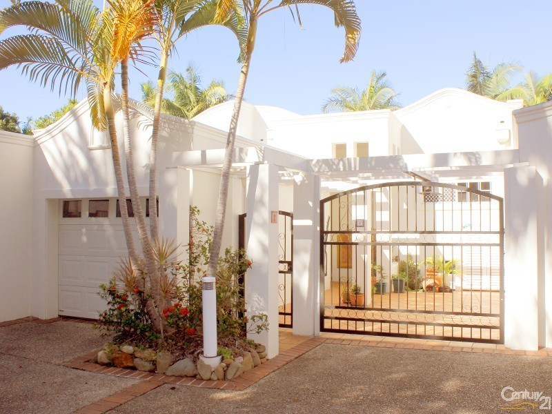 100 Cotlew Street East, Southport QLD 4215