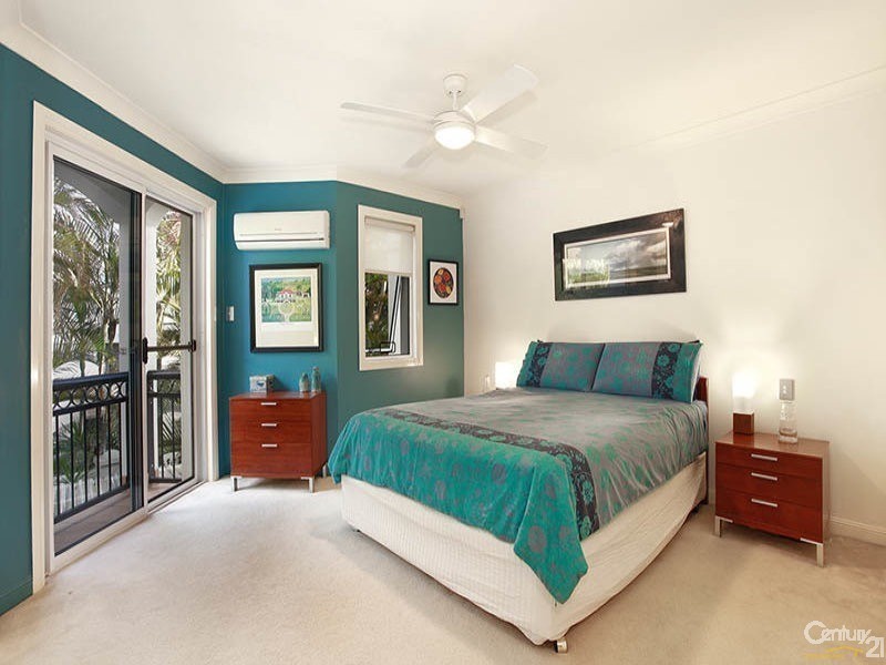 100 Cotlew Street East, Southport QLD 4215