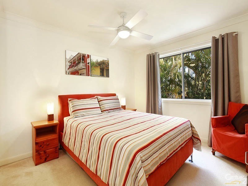 100 Cotlew Street East, Southport QLD 4215