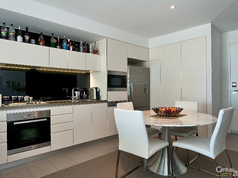 L5/1 Oracle BLVD, Broadbeach QLD 4218