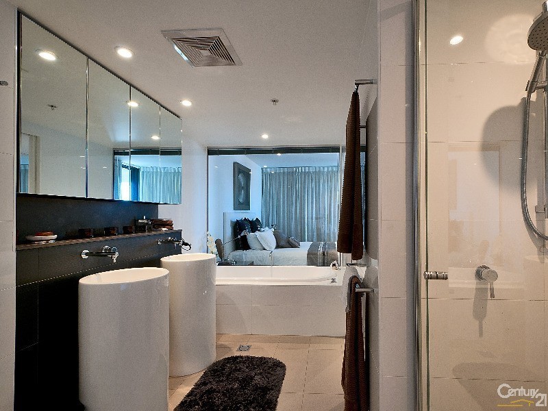 L5/1 Oracle BLVD, Broadbeach QLD 4218