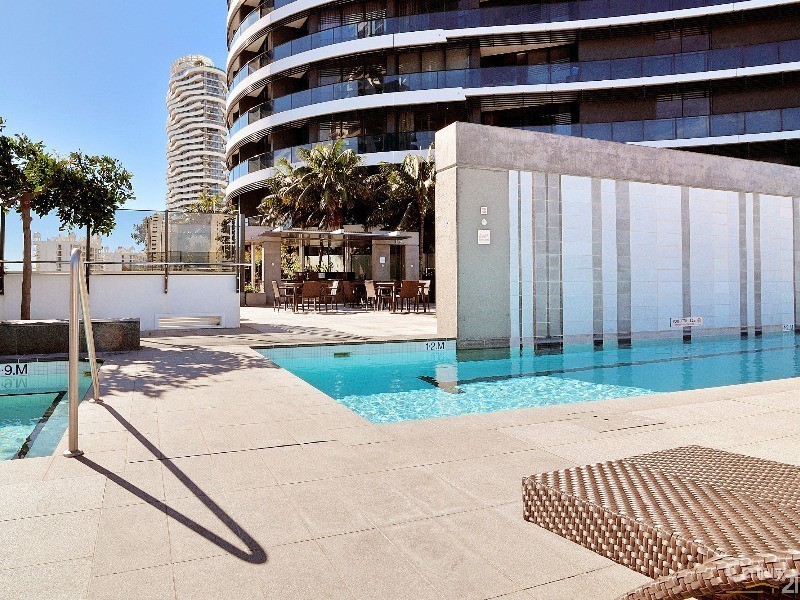 L5/1 Oracle BLVD, Broadbeach QLD 4218