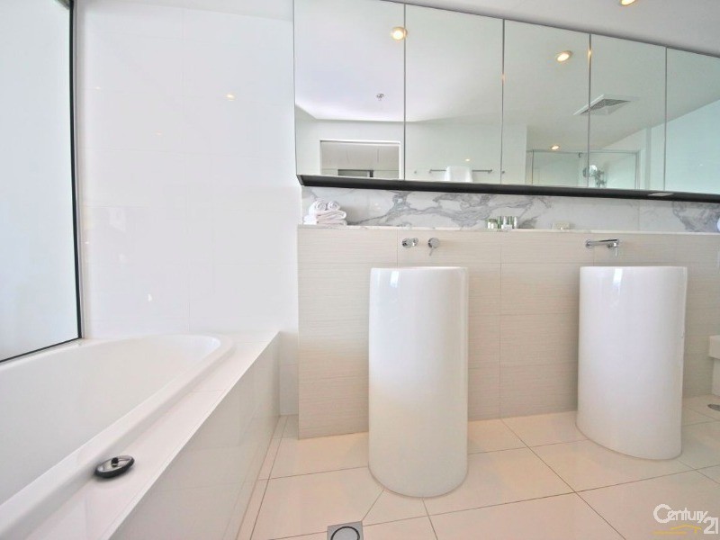 3404/1 The Oracle Boulevard, Broadbeach QLD 4218