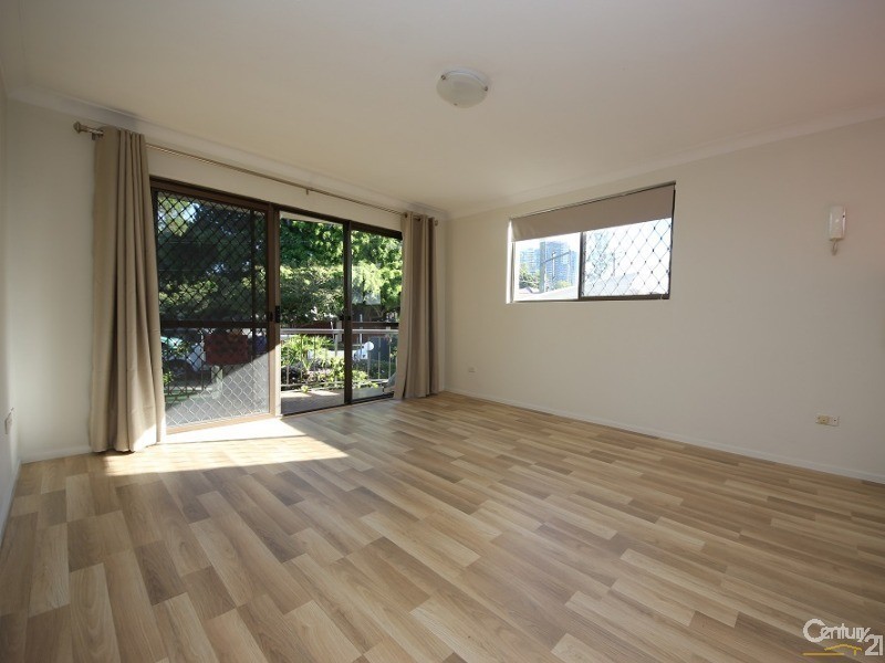 23 Heath Street, Southport QLD 4215