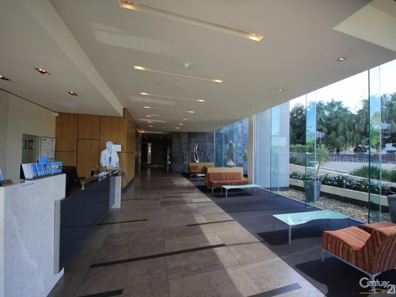 1702/2685 Gold Coast Highway, Broadbeach QLD 4218