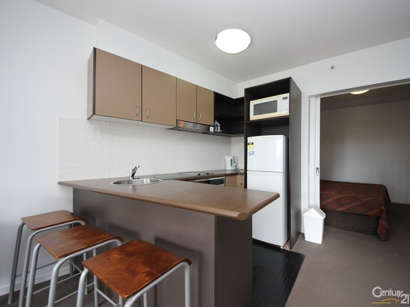42 Surf Parade, Broadbeach QLD 4218