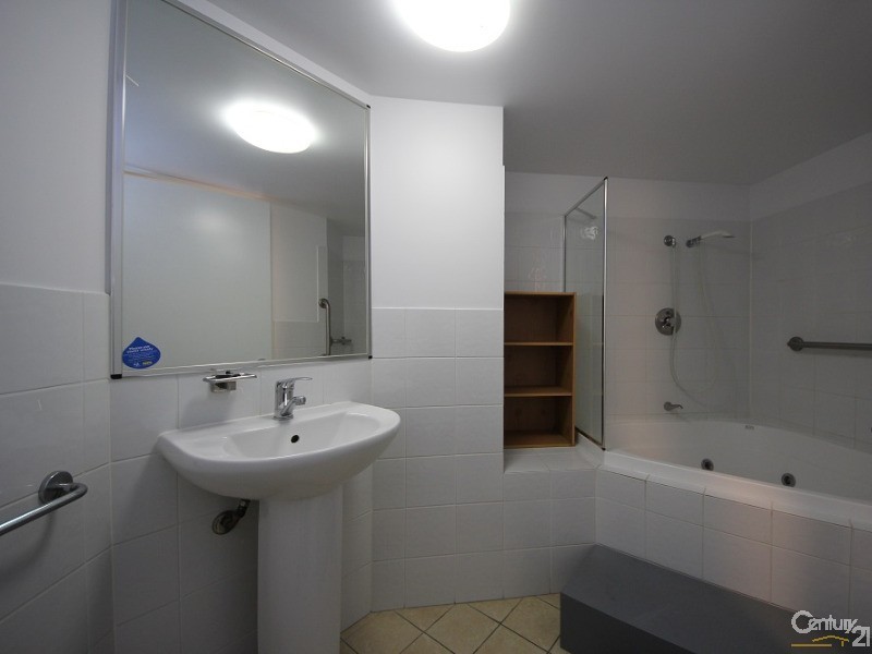 42 Surf Parade, Broadbeach QLD 4218