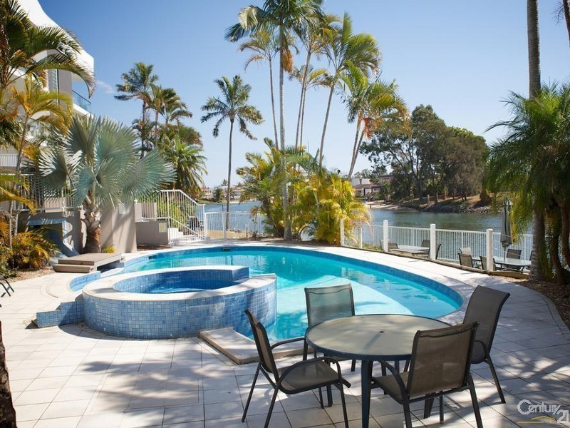 1D/11 Eady Ave, Broadbeach Waters QLD 4218